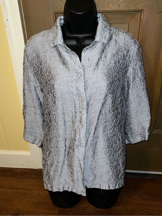 Chico's Tops - Chico's Design Gray Textured Silk Embroidered Retro Flowy Button Up Shirt Size 2